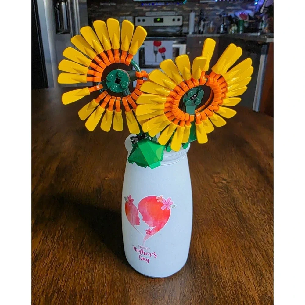 Sunflower Building Kit - 2 Sunflowers With Stems & Leaves - DIY - Picture 2 of 15